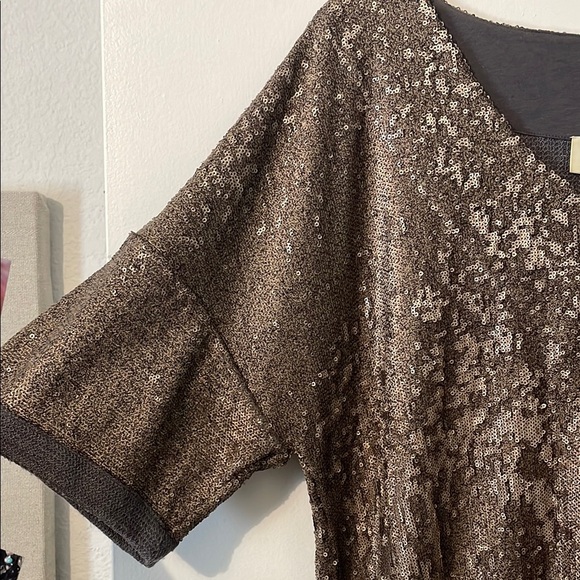 Deletta Women's Gold Sequin Top from Anthropologie - Picture 3 of 10